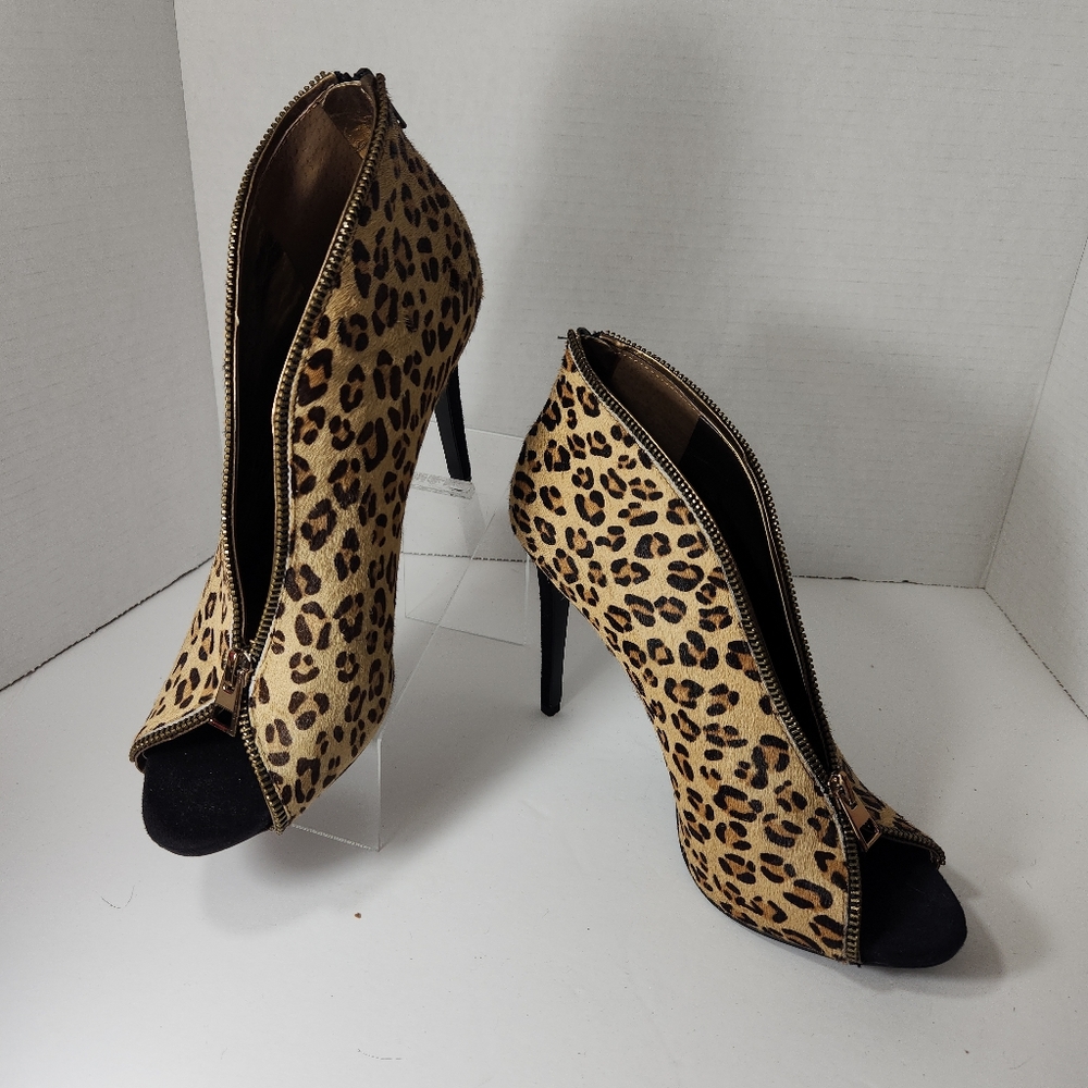 Carlos by Carlos Santana Veruca leopard print heeled open toe bootie size 10